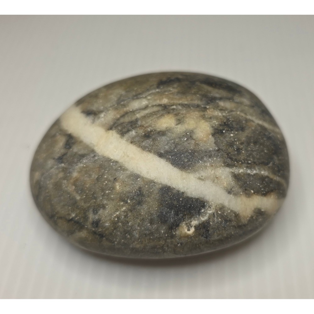 Polished River Rock w Quartz Vein 3" Decorative Stone Paperweight‎
